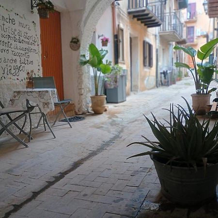 Al Vico Bartoli Suite Room Mazzarino Екстер'єр фото